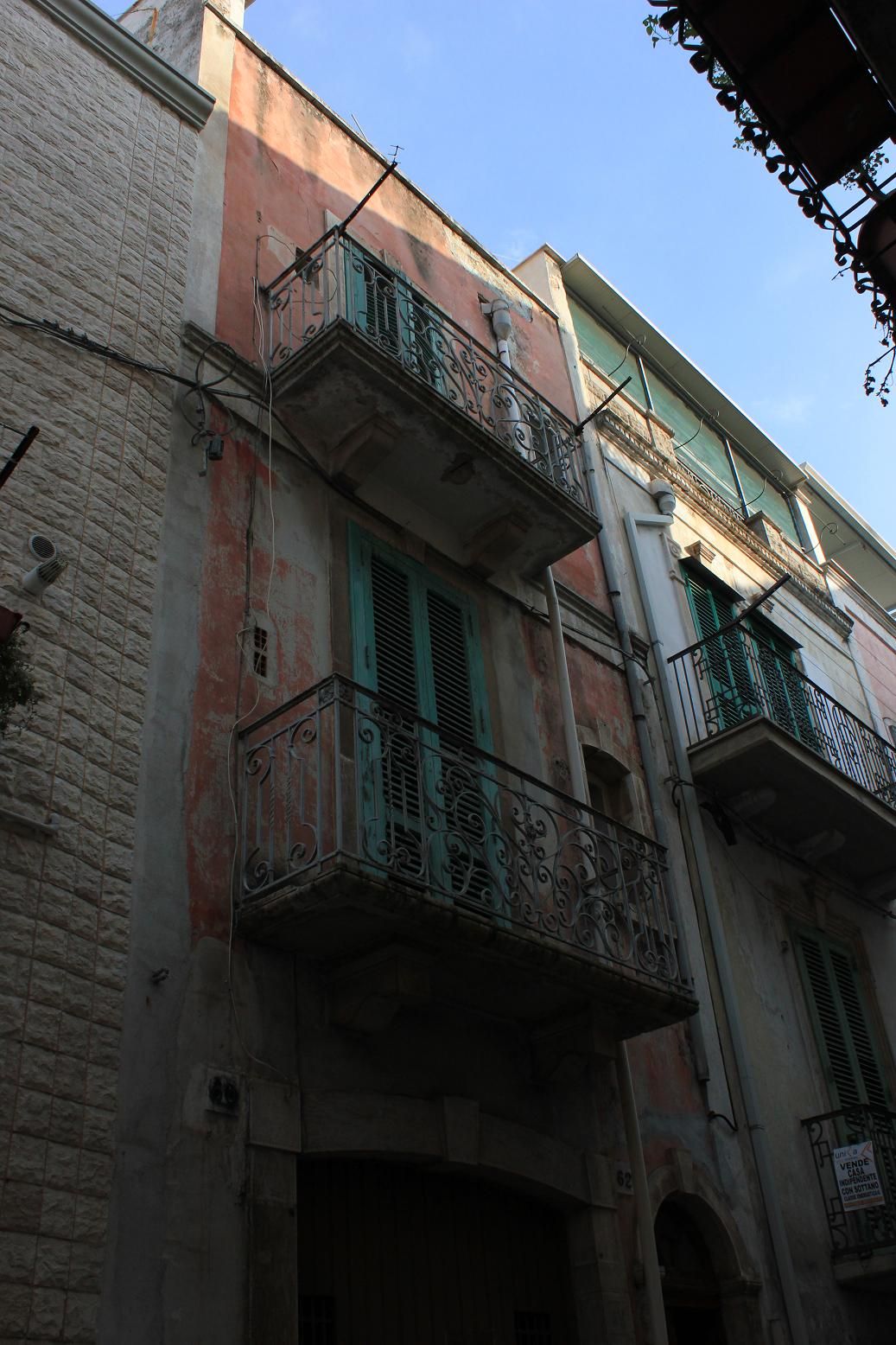 Palazzotto d'epoca - vendesi - conversano
