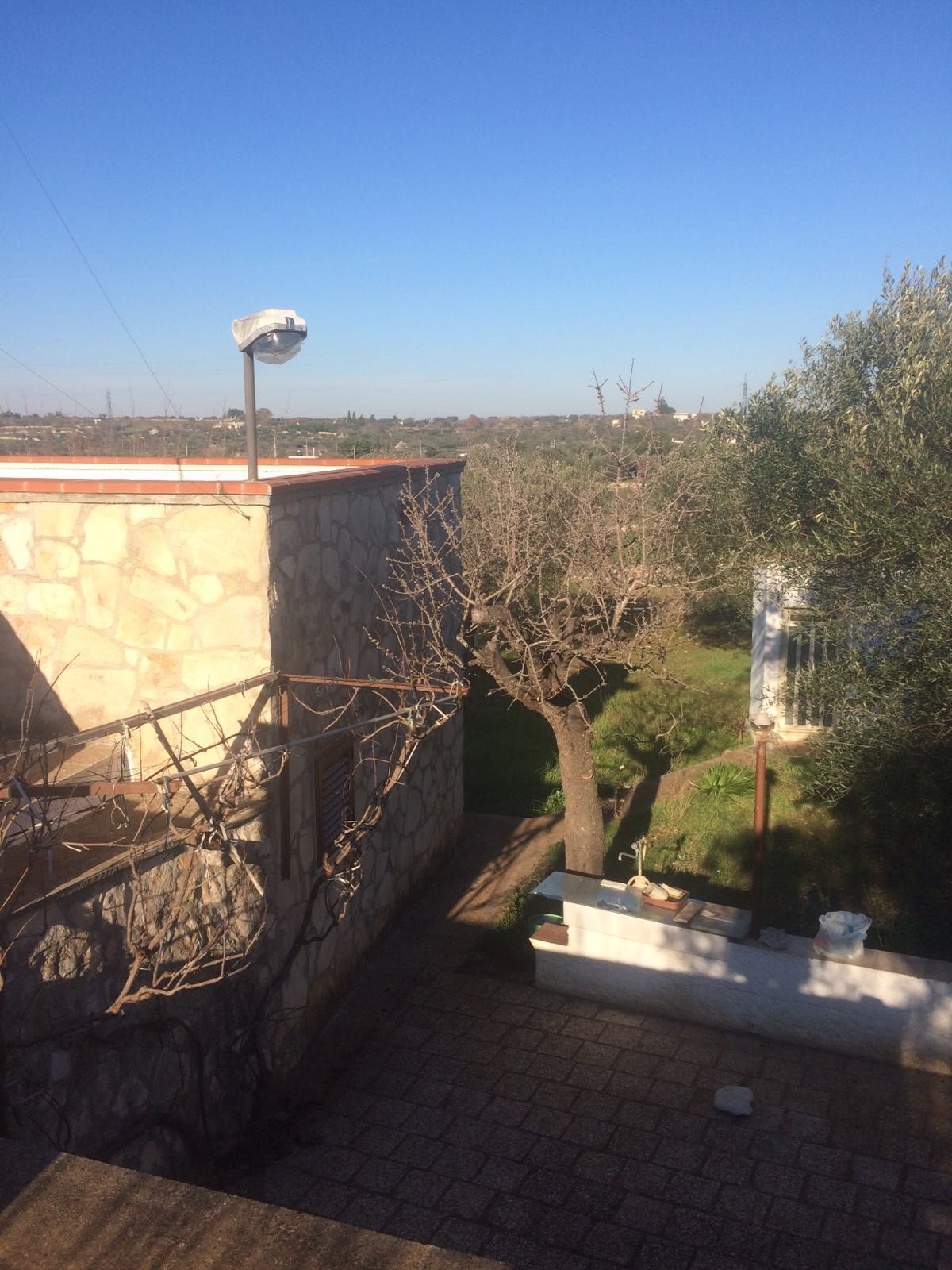 Putignano vendesi trulli - piazzale